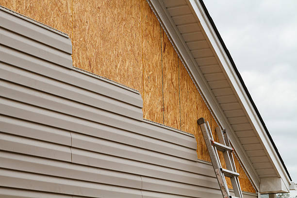Professional Siding Installation technician working in Richfield, NC